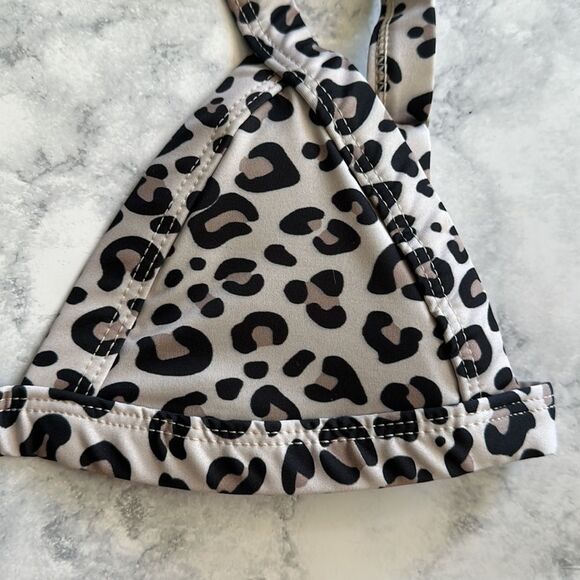 🐆NWOT OneOne Swimwear XS Leopard Print Bikini Top Bathing Suit Jesse Chase - Picture 3 of 7